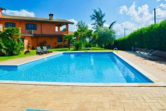 beb-genazzano-piscina