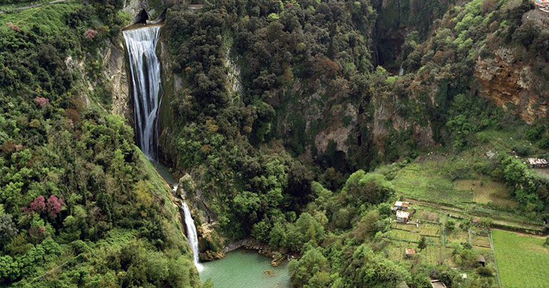 grande-cascata-villa-gregoriana-tivoli
