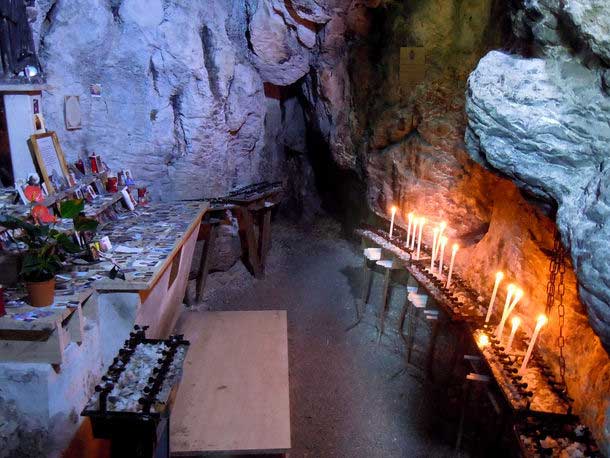 Grotta di San Benedetto al Santuario Madonna delle Grazie della Mentorella